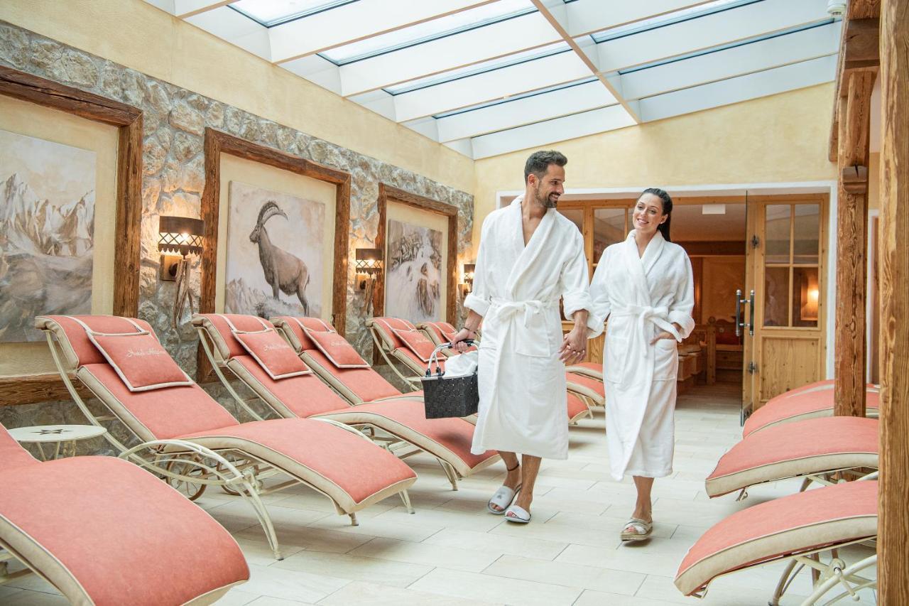 Alpina Wellness & 4*