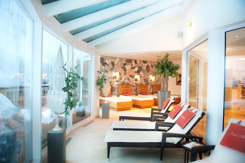 Alpina Wellness & 4* Kössen